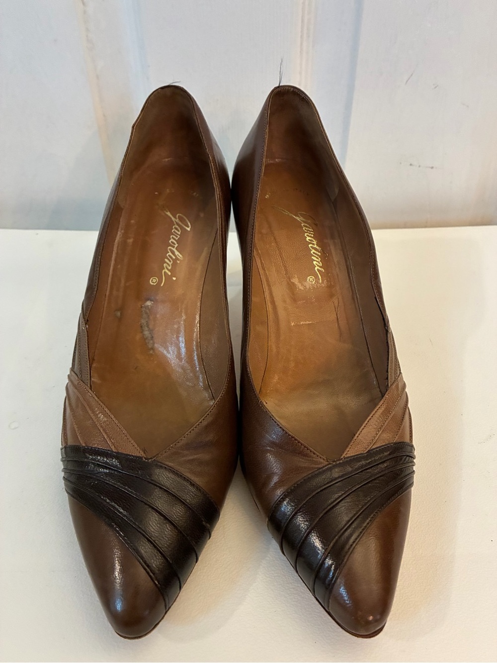 VTG Garolini Brown Leather Pointed Toe Pumps Pleated Accents Made In Italy 8.5
